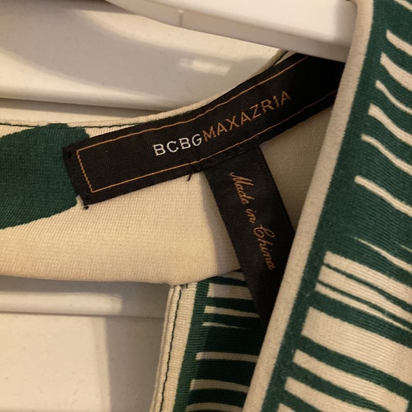 Island style mini dress - Picture 3 of 4